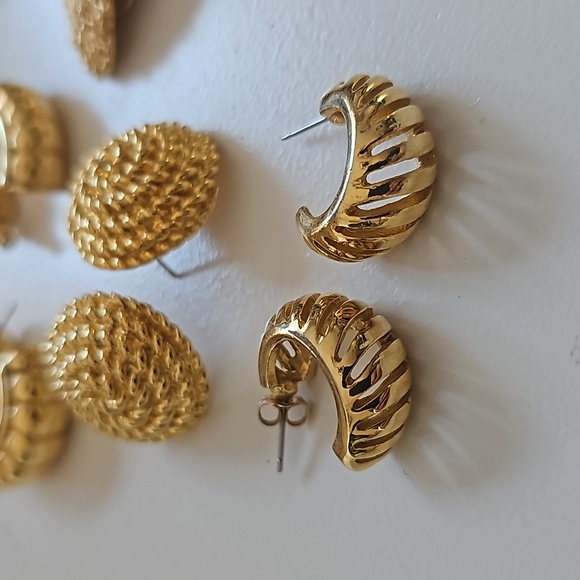 Vintage lot of gold tone earrings 3  are clip. Unique shapes - Picture 7 of 11